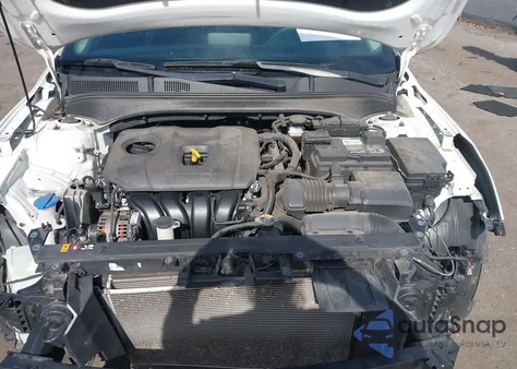 2021 Kia Forte Fe z USA, uszkodzony, nr VIN 3KPF24AD8ME327935